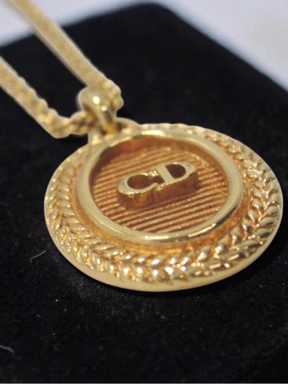 DIOR Vintage CD Logo Pendant Necklace- Germany ✨🤩 - Picture 10 of 16